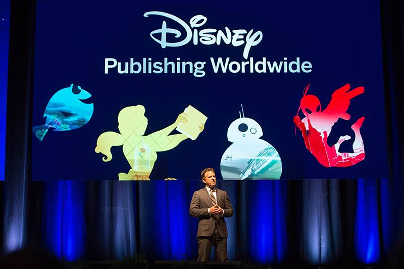 Image of stage at the Disney Publishing Awards 2016, where De Agostini won the Disney Product Innovation Award 2016
