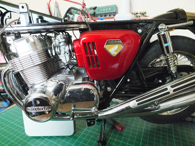 Image of the De Agostini ModelSpace 1:4 scale Honda CB750 scale model motorbike, as part of a blog about the ModelSpace August scale modeller of the month - Stephen Graham.
