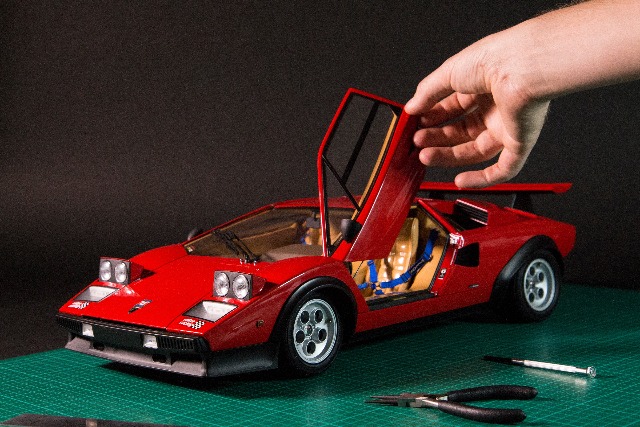 Image of Lamborghini Countach 1:8 scale model, as part of a blog about how to make model cars.