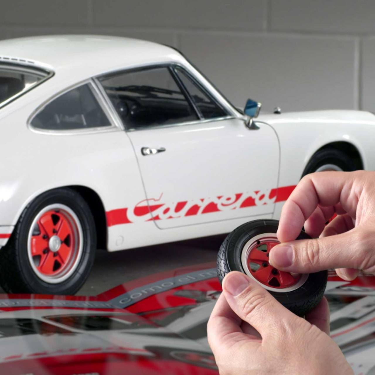 Build Model Porsche 911 Carrera 1 8 Scale Modelspace