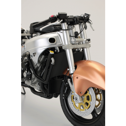 Suzuki GSX 1300R Hayabusa scale model