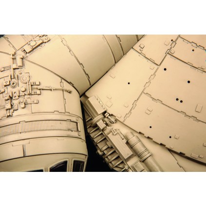 Build the Star Wars Millennium Falcon in 1:1 Scale