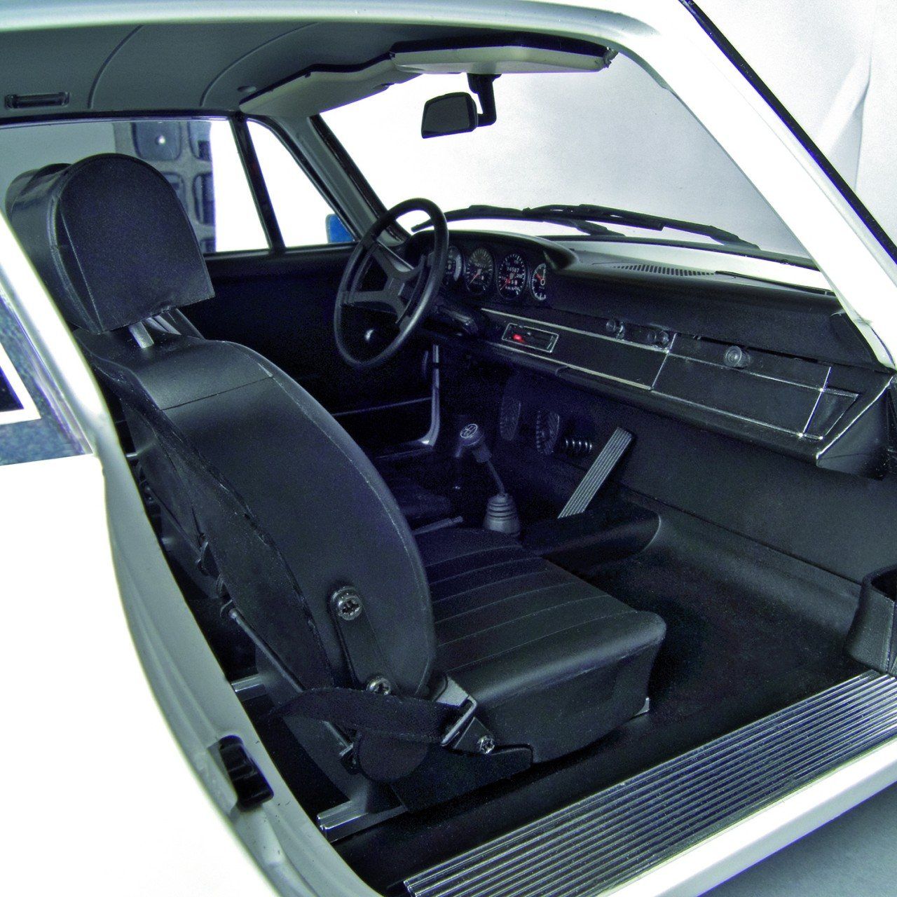 Build Model Porsche 911 Carrera 1 8 Scale Modelspace