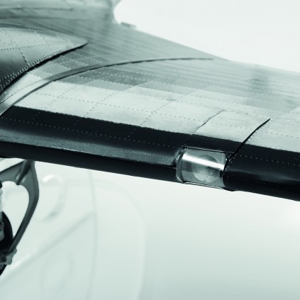 Build the Douglas DC-3 - Working wing lights